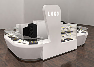 Couche blanche courbée Kiosque Jewellery Display Vitrine Design 3D professionnel