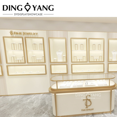 Le design des salles de jeux de bijoux de diamants est une combinaison de pratique et de beauté