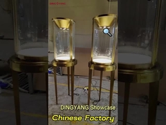 Combinez la beauté de la texture et de l'artisanat à la vitrine de bijoux